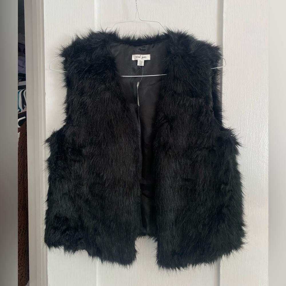 Tribal Jeans Black Crew Neck Fuzzy Vest (NWT!)